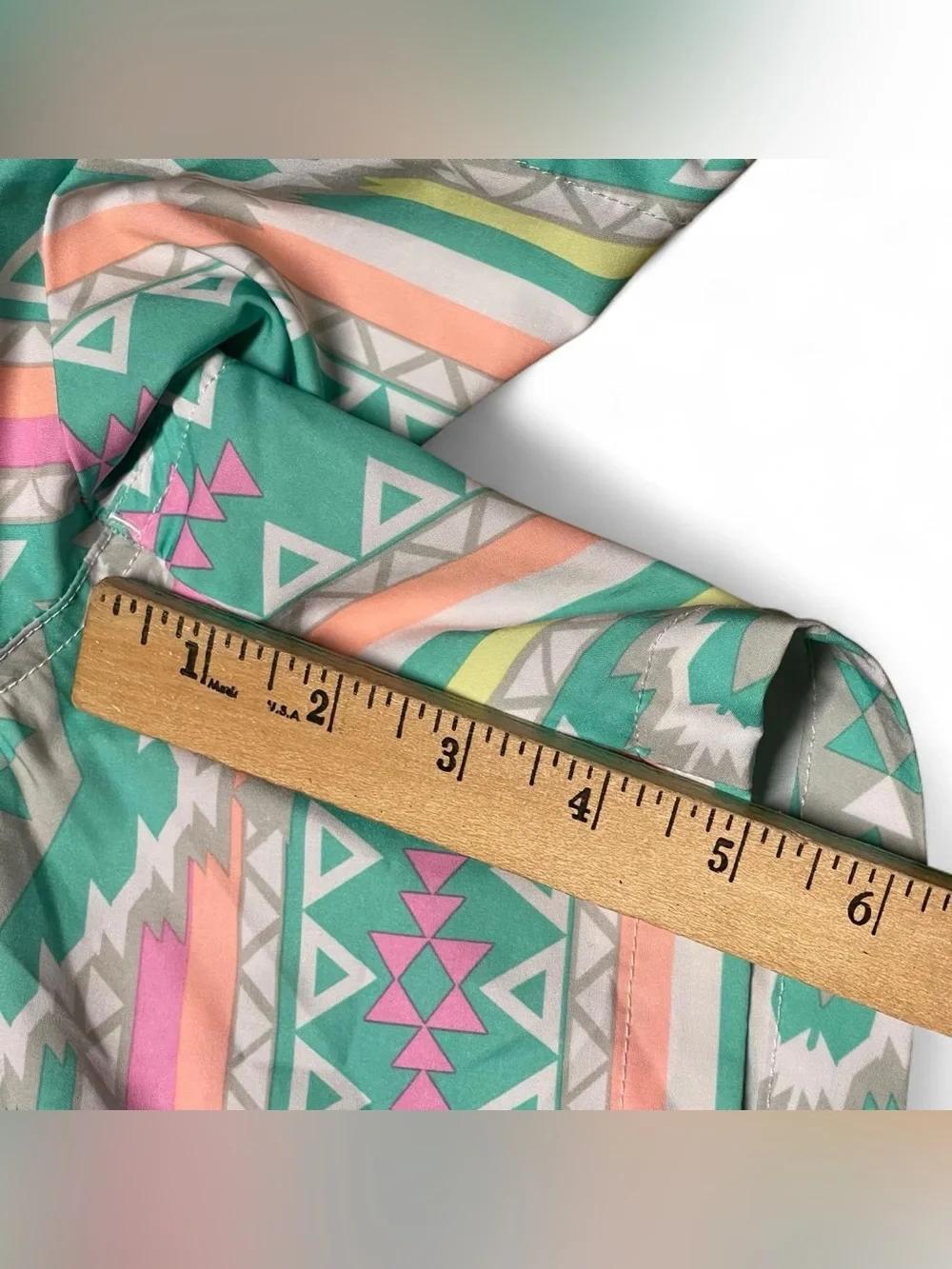 Chubbies Aztec Print Stretch Swim Trunks Men's Size XL 5.5 Inseam Beach Summer
